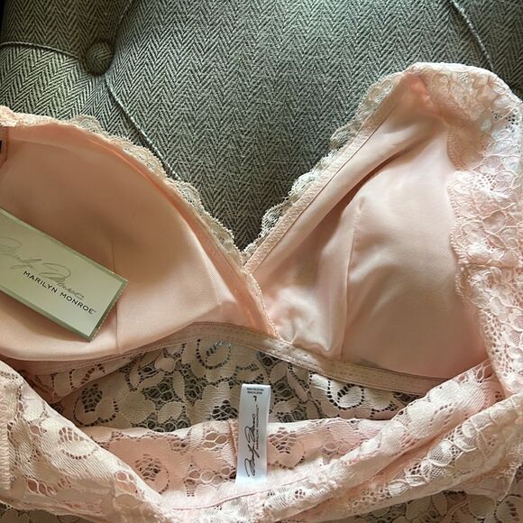 NWT Marylin Monroe Intimates in Painted Rose Lace Intimates Bodysuit Size Large - Picture 8 of 11